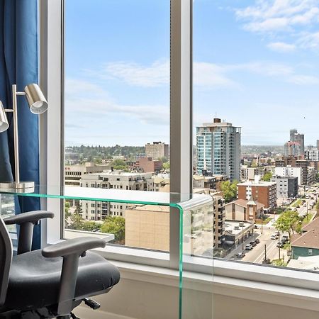 City Centre Retreat - 1Br Condo With Desk Κάλγκαρι Εξωτερικό φωτογραφία