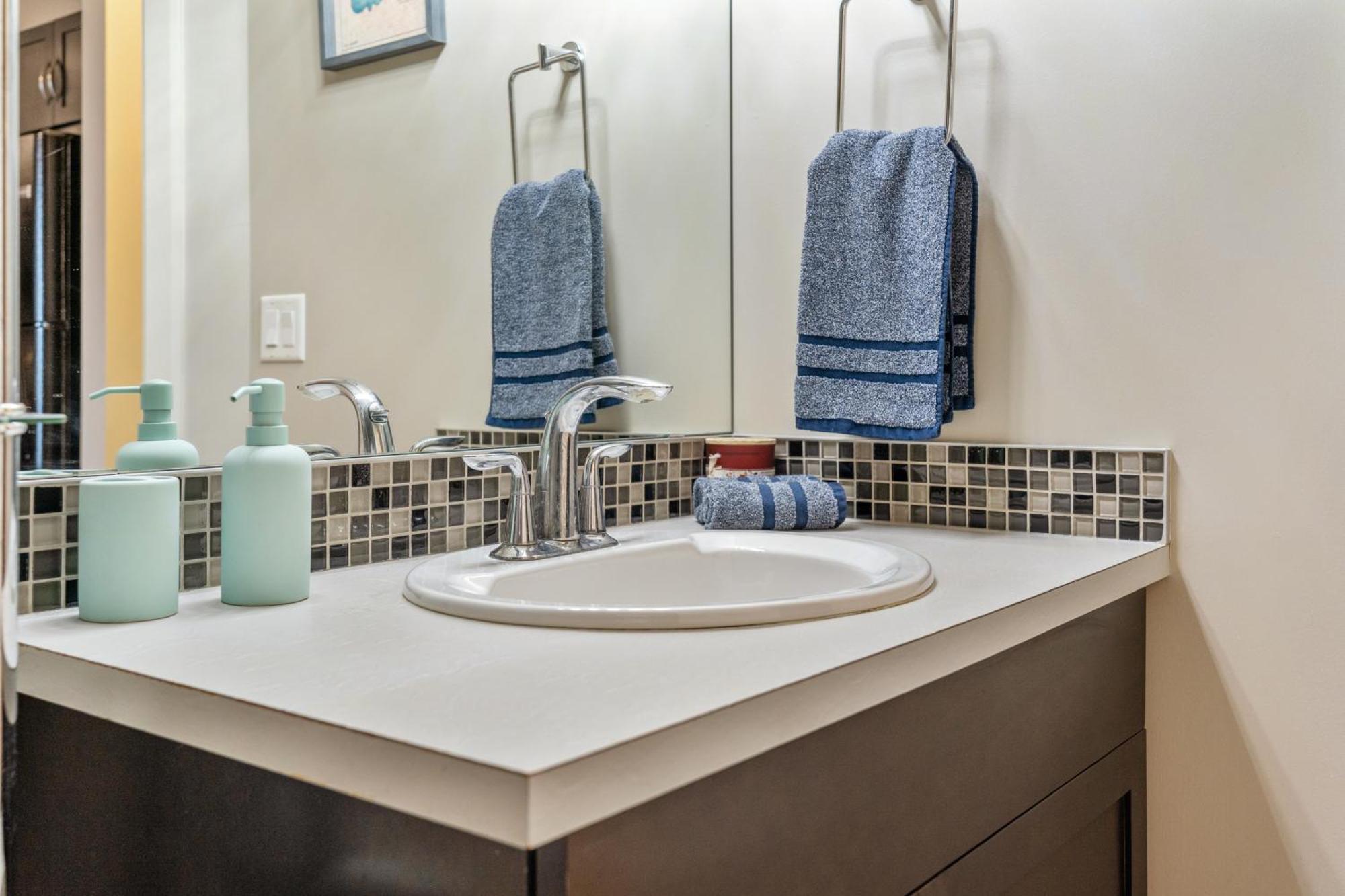 City Centre Retreat - 1Br Condo With Desk Κάλγκαρι Εξωτερικό φωτογραφία