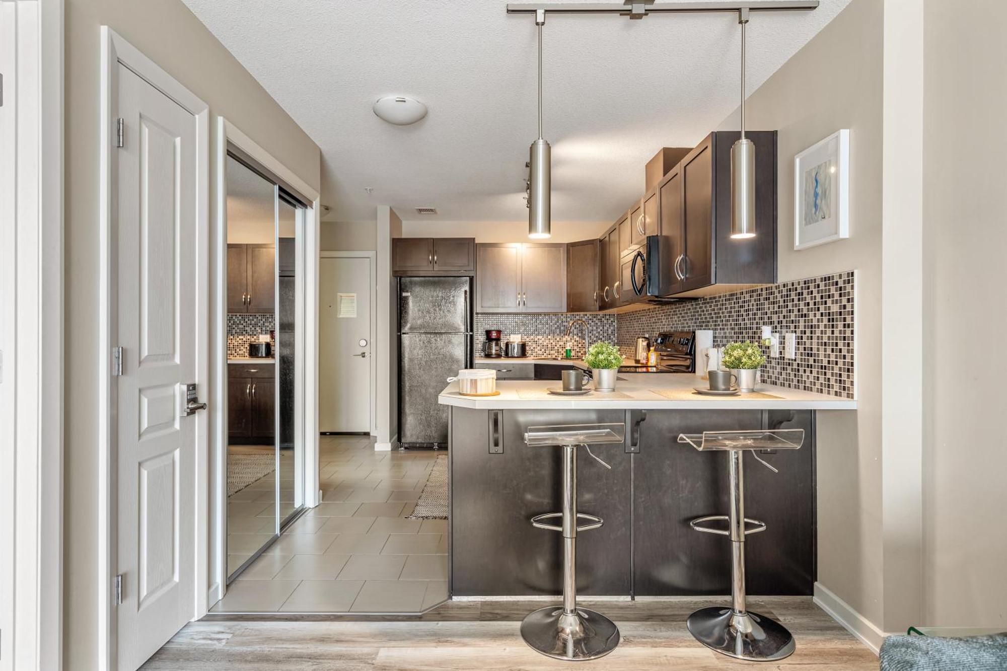 City Centre Retreat - 1Br Condo With Desk Κάλγκαρι Εξωτερικό φωτογραφία