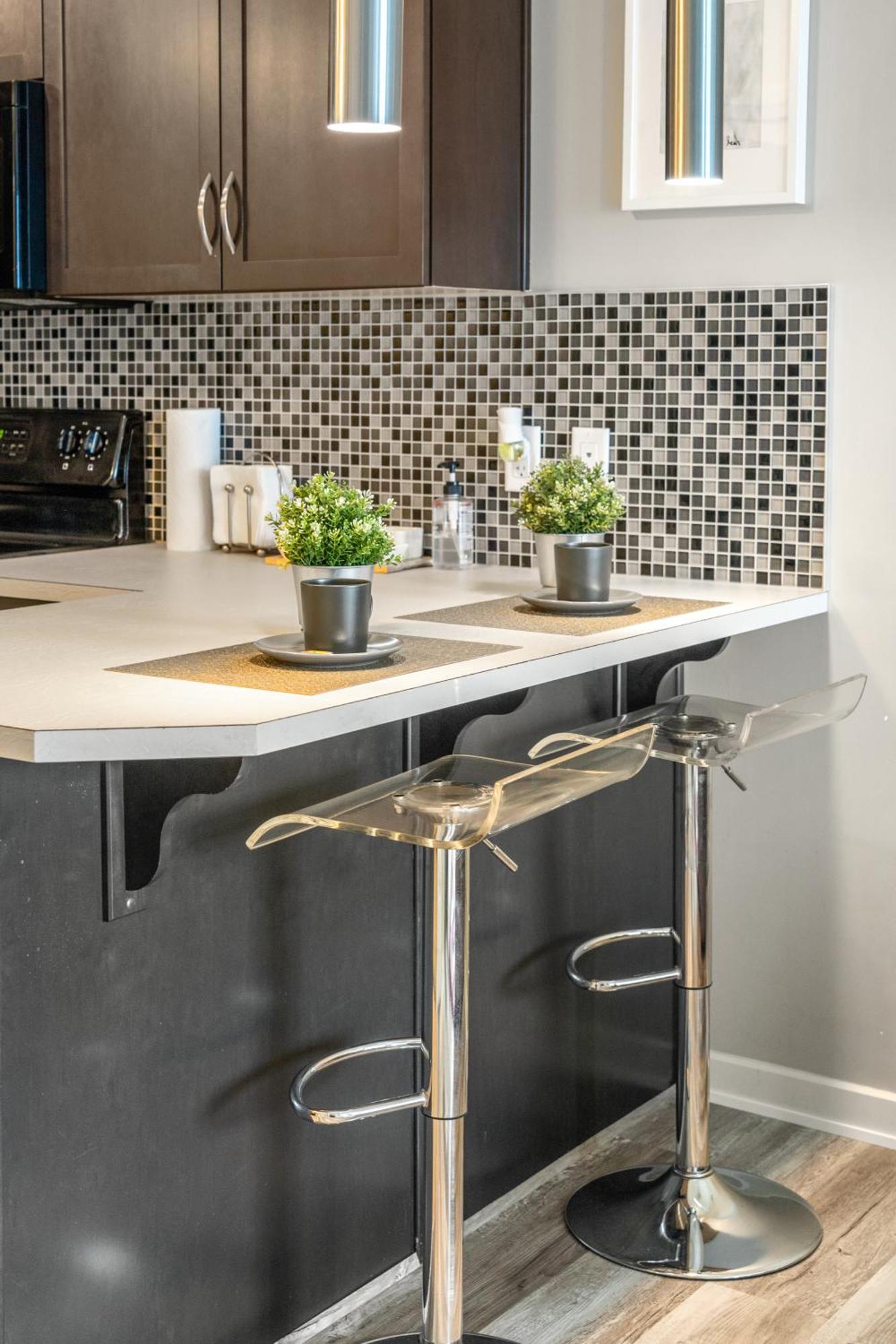 City Centre Retreat - 1Br Condo With Desk Κάλγκαρι Εξωτερικό φωτογραφία