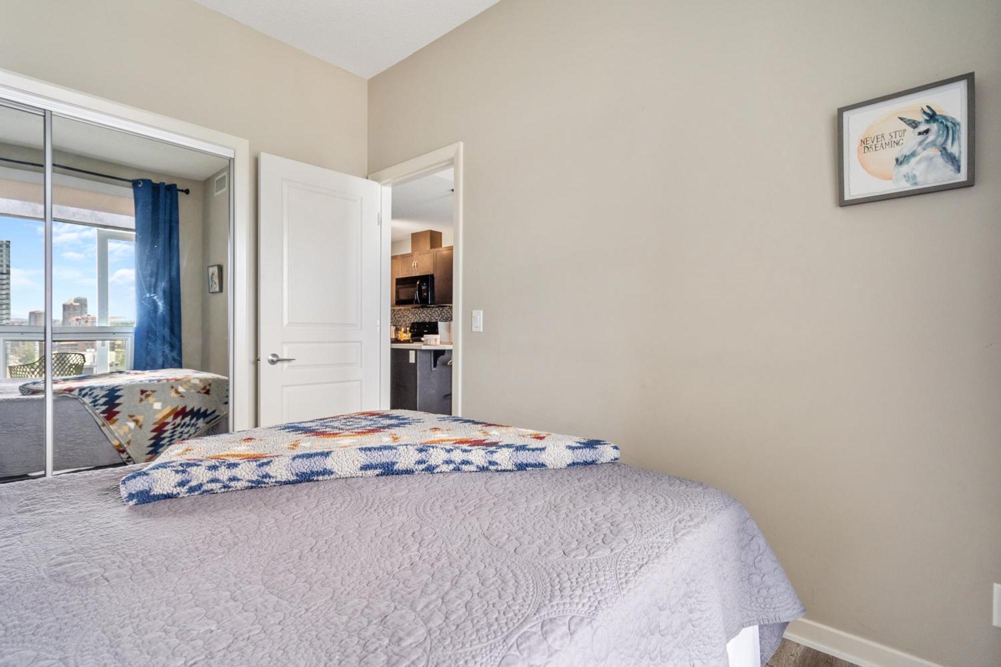 City Centre Retreat - 1Br Condo With Desk Κάλγκαρι Εξωτερικό φωτογραφία